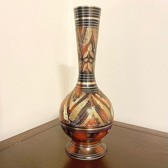 Indian Brass Vase Etched Flowers Engraved Accents Vintage - Picture 2 of 7